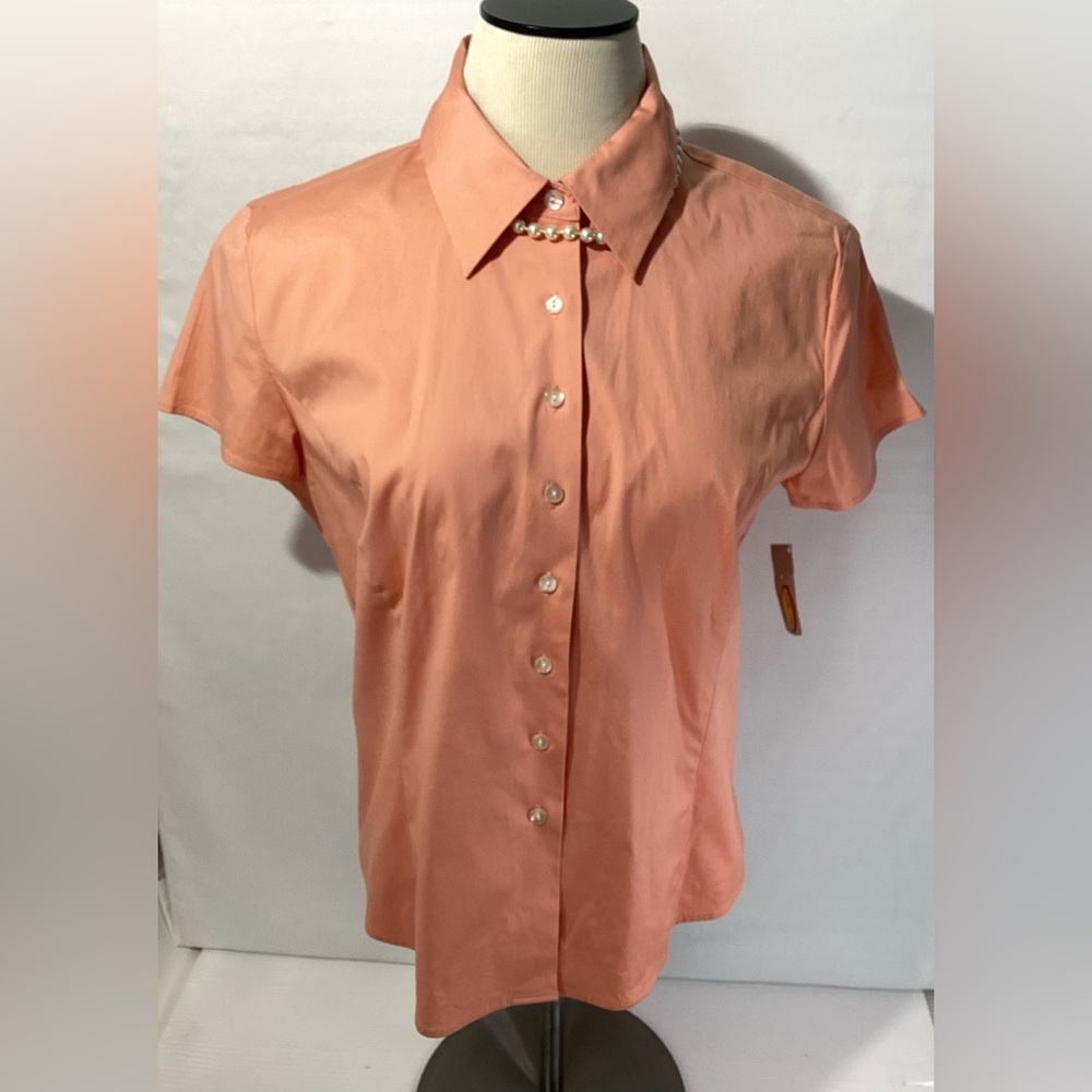 Talbots Woman’s Blouse Top Size 12 Petite Color Peach Back w Plisse Buttons